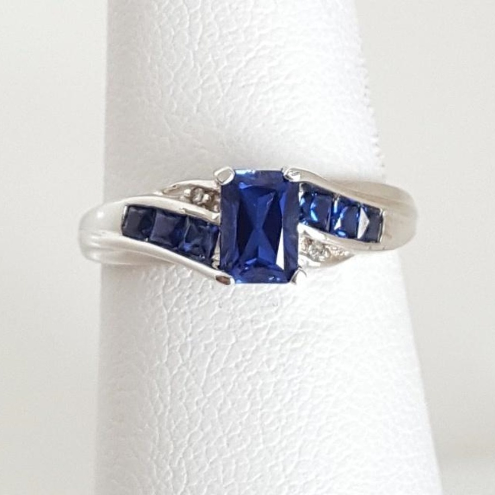 10K White Gold Sapphires And Natural Diamond Ring